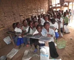 L’année scolaire menacée au Sud-Kivu : « Nous ne pouvons plus étudier quand des tirs éclatent… », témoigne une élève de Walungu