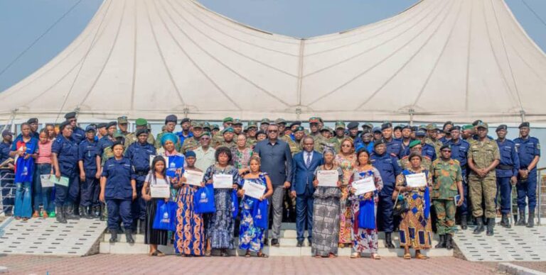 Micheline Ombae Kalama célèbre la dignité des familles des policiers et militaires à Kinshasa