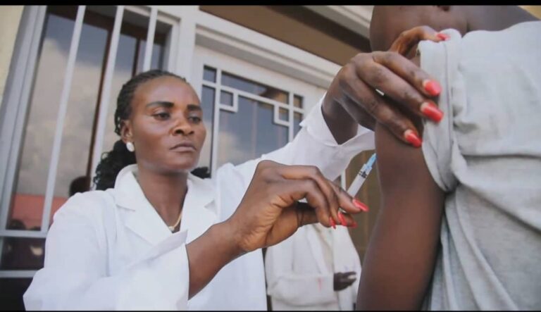 Lualaba: La campagne de vaccination de rattrapage contre la rougeole et la rubéole s’est déroulée en harmonie pour les enfants âgés de 6 mois à 14 ans