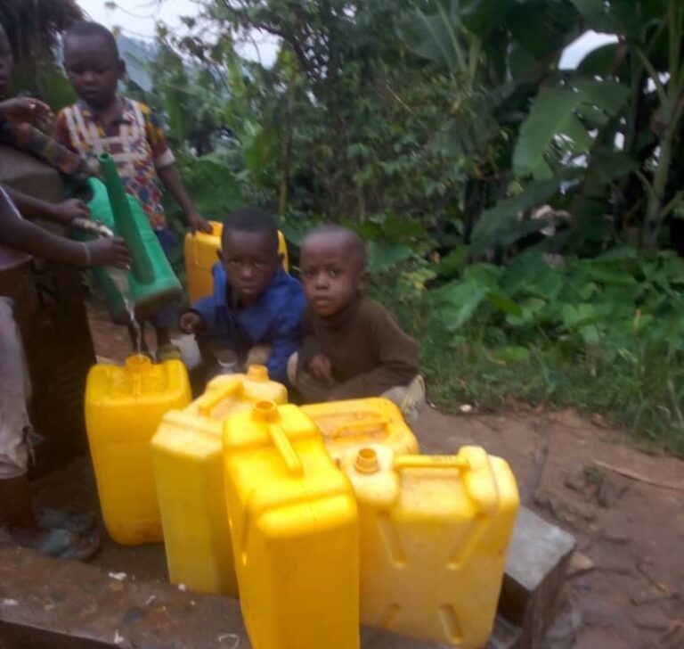 Idjwi/Sud-Kivu : Les écoles autour de la paroisse de Bumpeta privées d’eau potable depuis plus d’un an