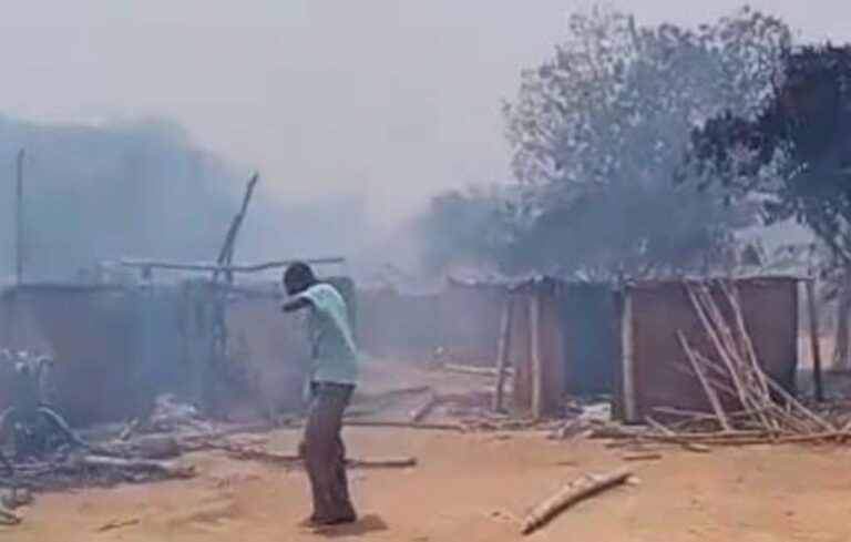 Bas-Uélé : après l’incendie à Ango, des centaines de familles sans abri, Grâce Neema appelle à une solidarité urgente