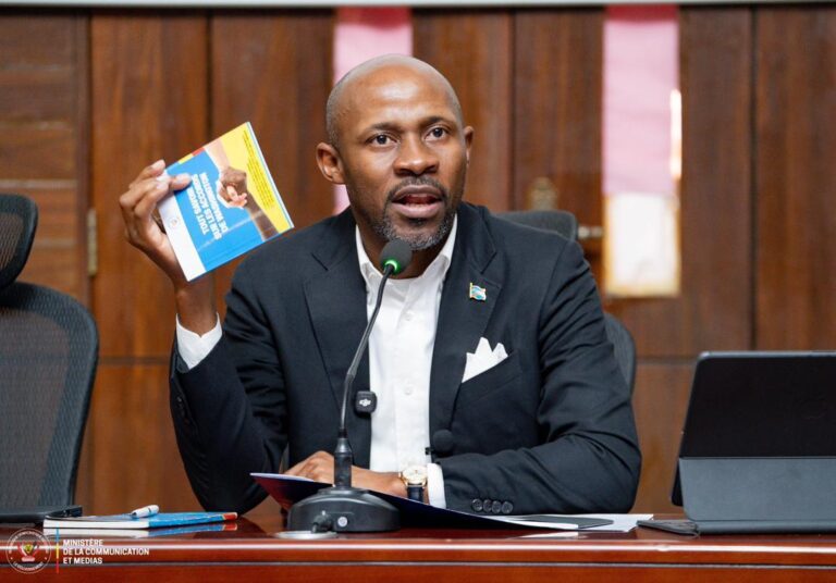 Au CHESD, Patrick Muyaya érige la communication en pilier de sécurité nationale