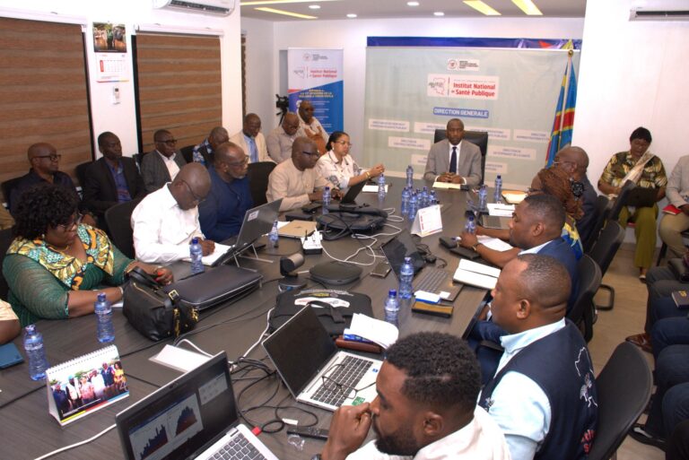 RDC : Ebola dépasse les 9 600 cas, tandis que le choléra et la rougeole enregistrent une baisse